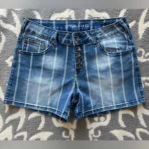 Cowgirl Tuff Shorts ‘Highway’ Denim Pin Stripe Size 29